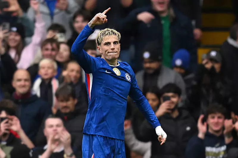 جارناتشو يسجل أول أهدافه مع تشيلسي